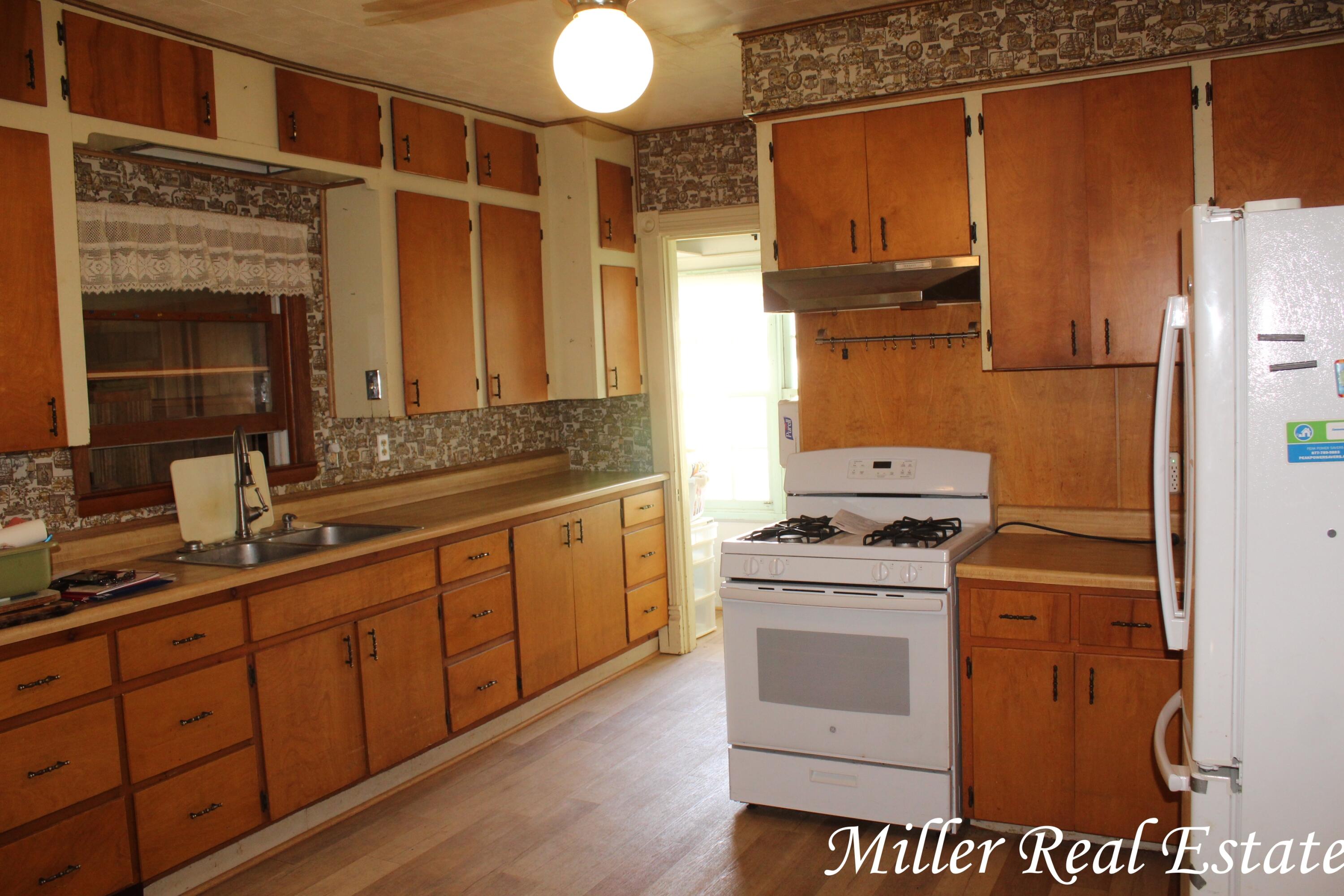 10404 South Norris Road Delton, MI 49046 - Photo 9 of 29 MILLER MEANS SOLD!31