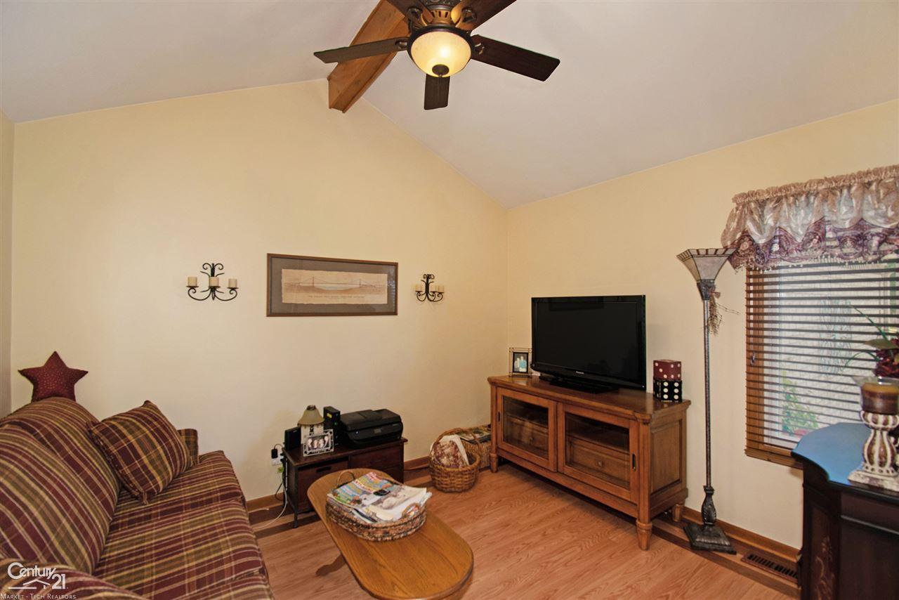 34349 Country Meadow Road Chesterfield, MI 48047 - Photo 12 of 37