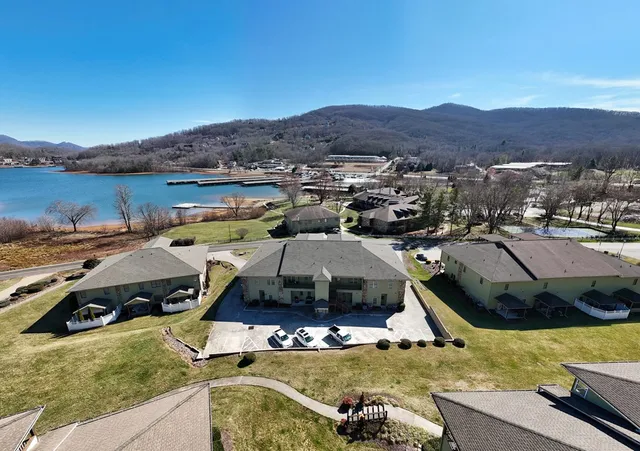 $375,000 | 1649 D Lakeview Drive, Young Harris, GA 30582