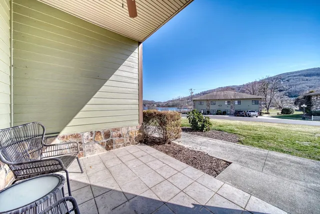 $375,000 | 1649 D Lakeview Drive, Young Harris, GA 30582