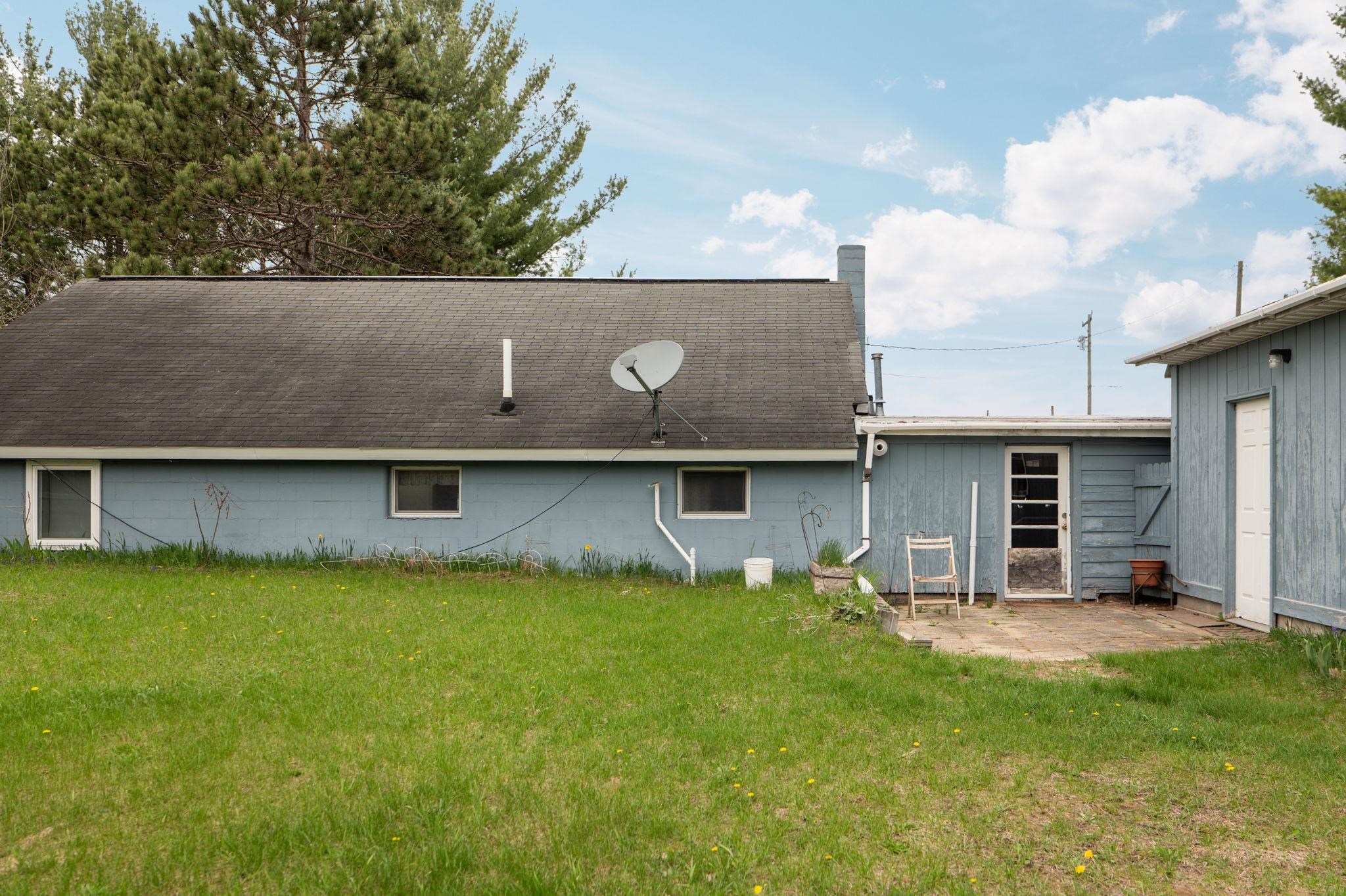 5257 Vance Road Grawn, MI 49637 - Photo 10 of 40
