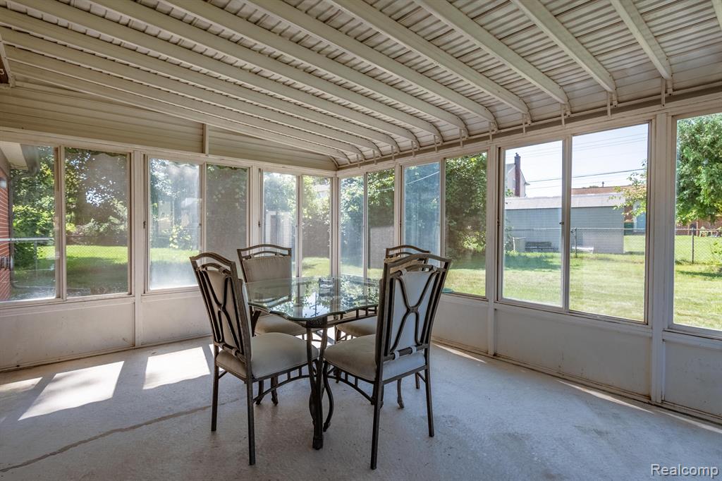 22969 Tuck Road Farmington Hills, MI 48336 - Photo 32 of 38 Gallery Image 32