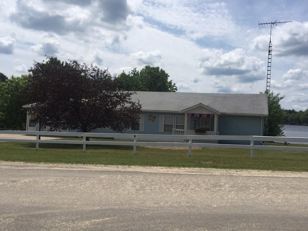 640 Autumn Road Cadillac, MI 49601 - Photo 2 of 15 1800505-1.JPG