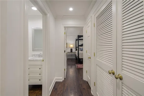 $1,175,000 | 7 Le Mans Court, Prairie Village, KS 66208