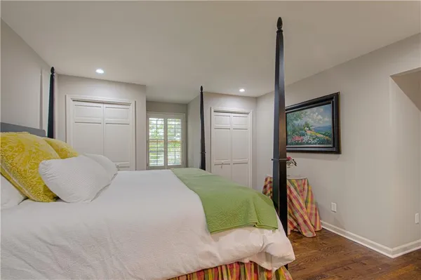 $1,175,000 | 7 Le Mans Court, Prairie Village, KS 66208
