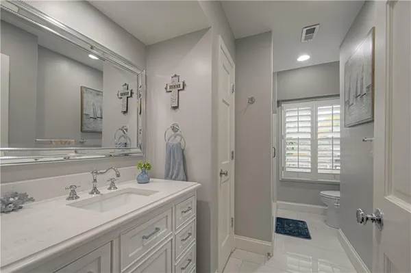 $1,175,000 | 7 Le Mans Court, Prairie Village, KS 66208