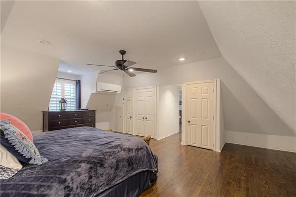 $1,175,000 | 7 Le Mans Court, Prairie Village, KS 66208