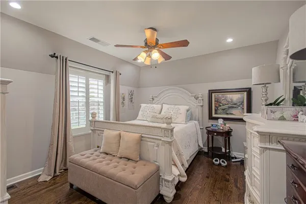 $1,175,000 | 7 Le Mans Court, Prairie Village, KS 66208