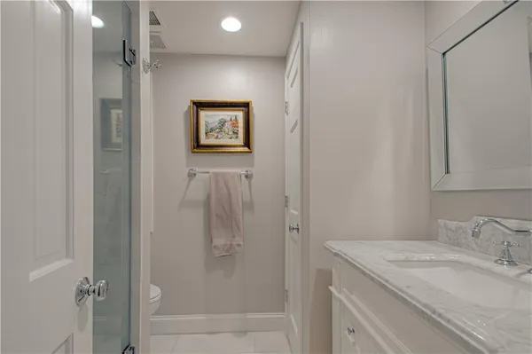 $1,175,000 | 7 Le Mans Court, Prairie Village, KS 66208