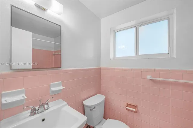 $1,875 | 1850 Meridian Avenue, Unit 7, Miami Beach, FL 33139