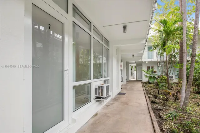 $1,875 | 1850 Meridian Avenue, Unit 7, Miami Beach, FL 33139