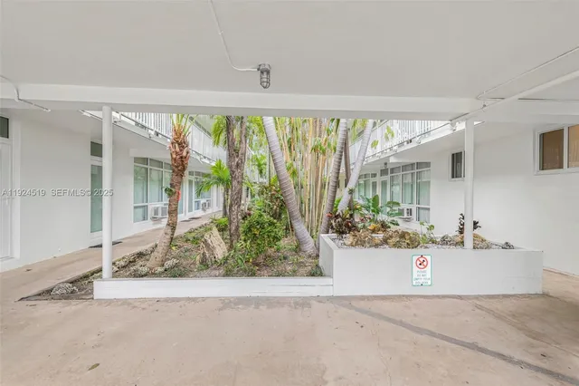 $1,875 | 1850 Meridian Avenue, Unit 7, Miami Beach, FL 33139