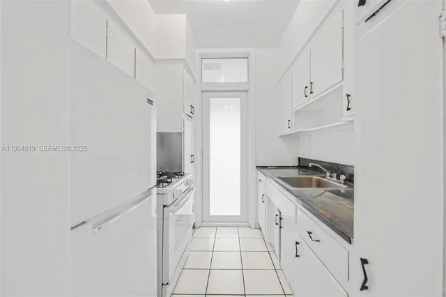 $1,875 | 1850 Meridian Avenue, Unit 7, Miami Beach, FL 33139