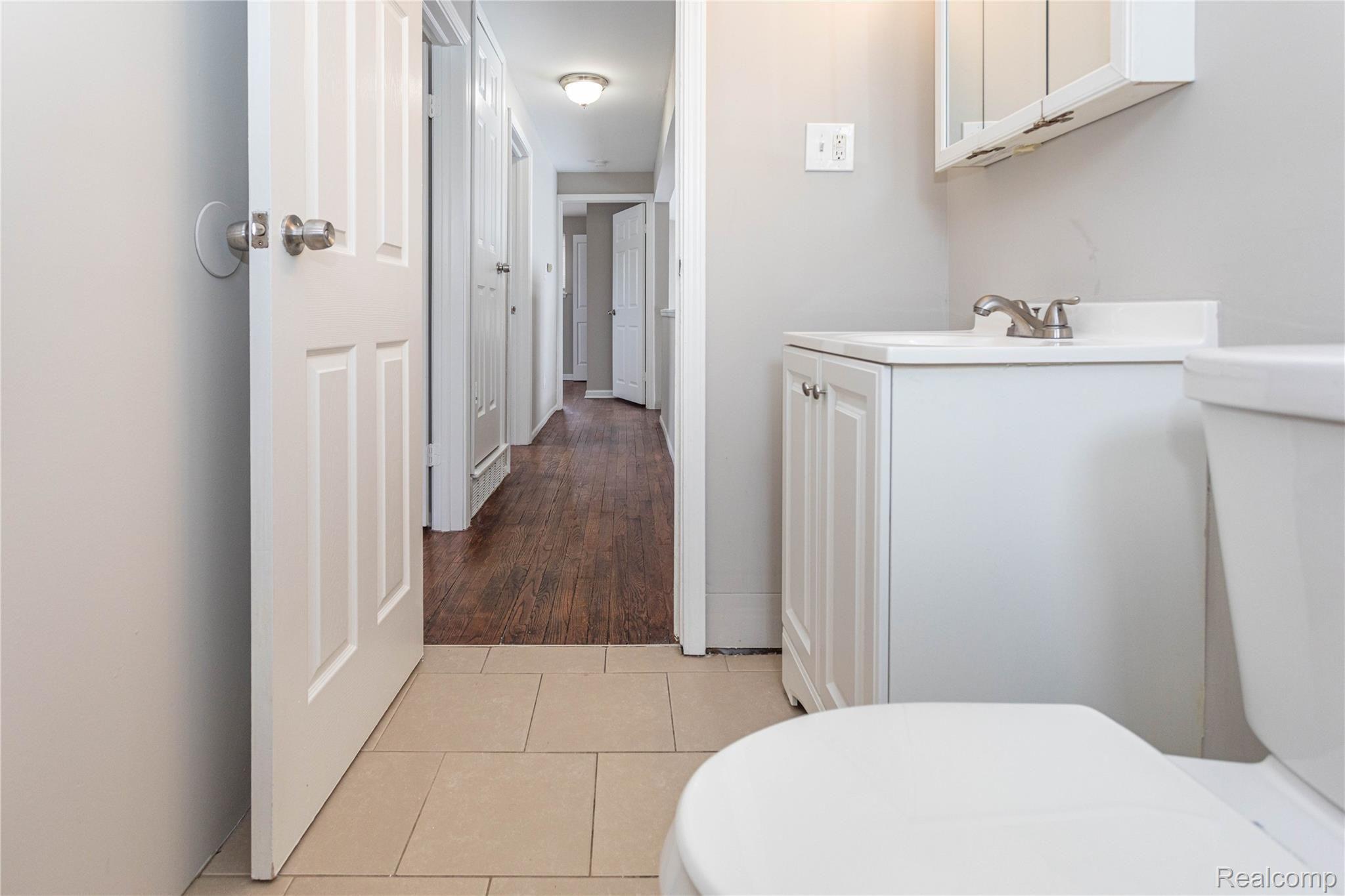28900 York Street Inkster, MI 48141 - Photo 20 of 27 -17.jpg