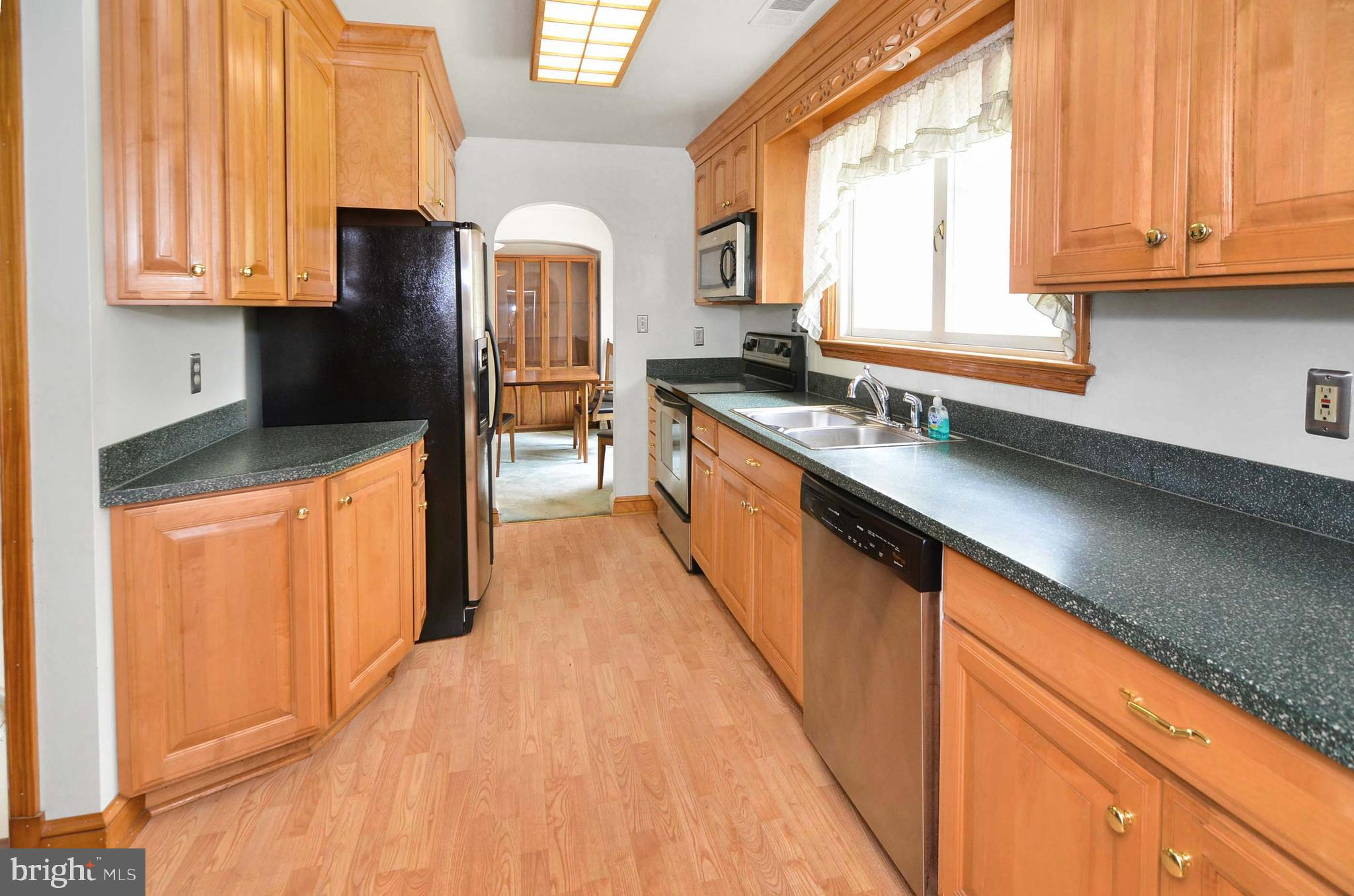 17313 Donora Road Silver Spring, MD 20905 - Photo 12 of 50