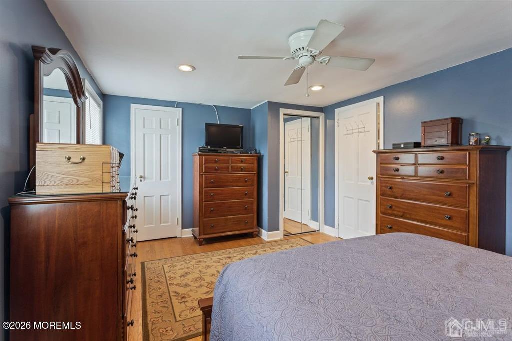 141 High Street Woodbridge, NJ 07095 - Photo 21 of 43 Large Master Bedroom
