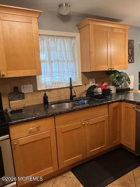 141 High Street Woodbridge, NJ 07095 - Photo 7 of 43 Kitchen sink area