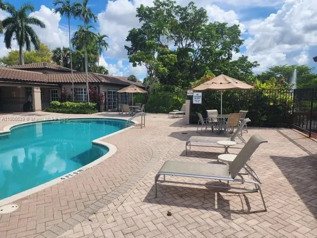 $2,400 | 9995 Nob Hill Lane, Unit 9995, Sunrise, FL 33351