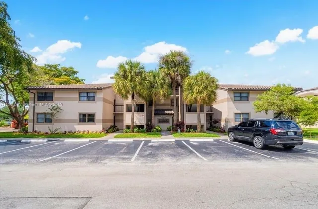 $2,400 | 9995 Nob Hill Lane, Unit 9995, Sunrise, FL 33351