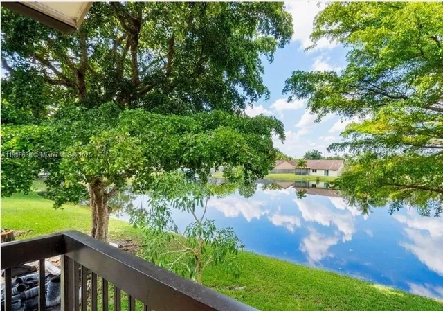 $2,400 | 9995 Nob Hill Lane, Unit 9995, Sunrise, FL 33351