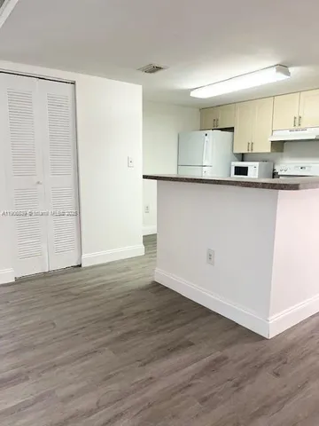 $2,400 | 9995 Nob Hill Lane, Unit 9995, Sunrise, FL 33351