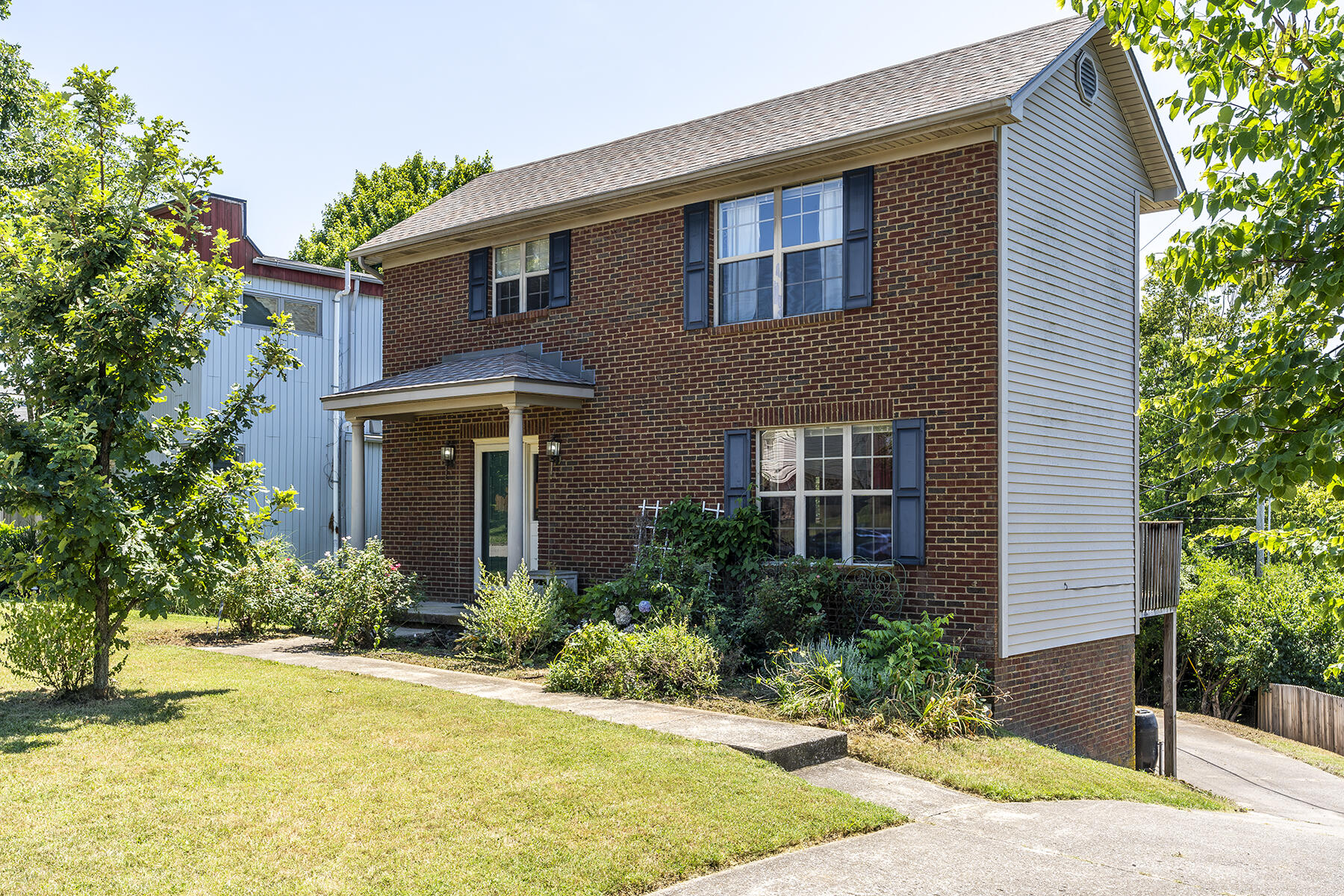 2028 Twain Ridge Drive Lexington, KY 40514 - Photo 3 of 27 2028twain02