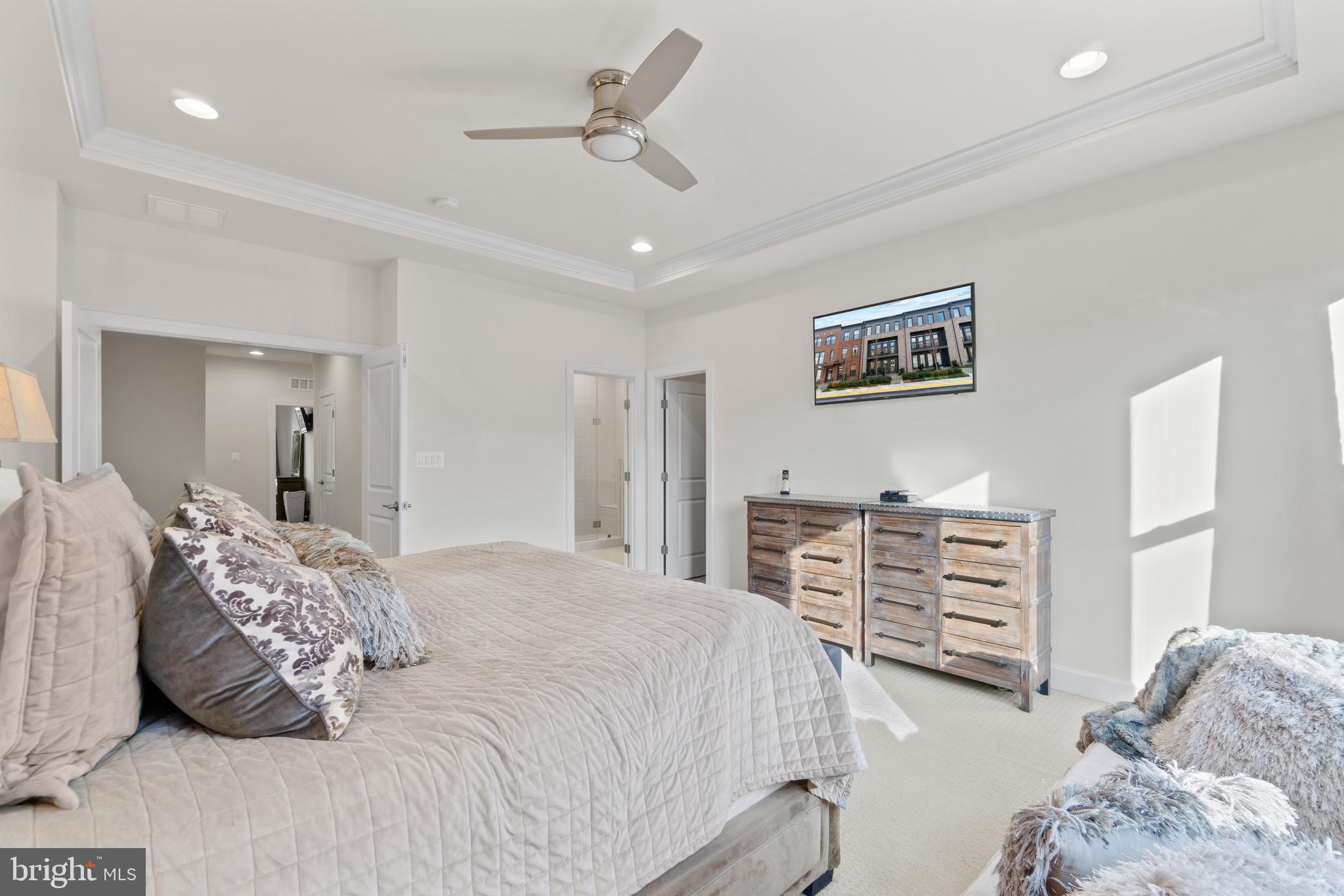 42291 Porter Ridge Terrace Ashburn, VA 20148 - Photo 20 of 45 Gallery Image 20