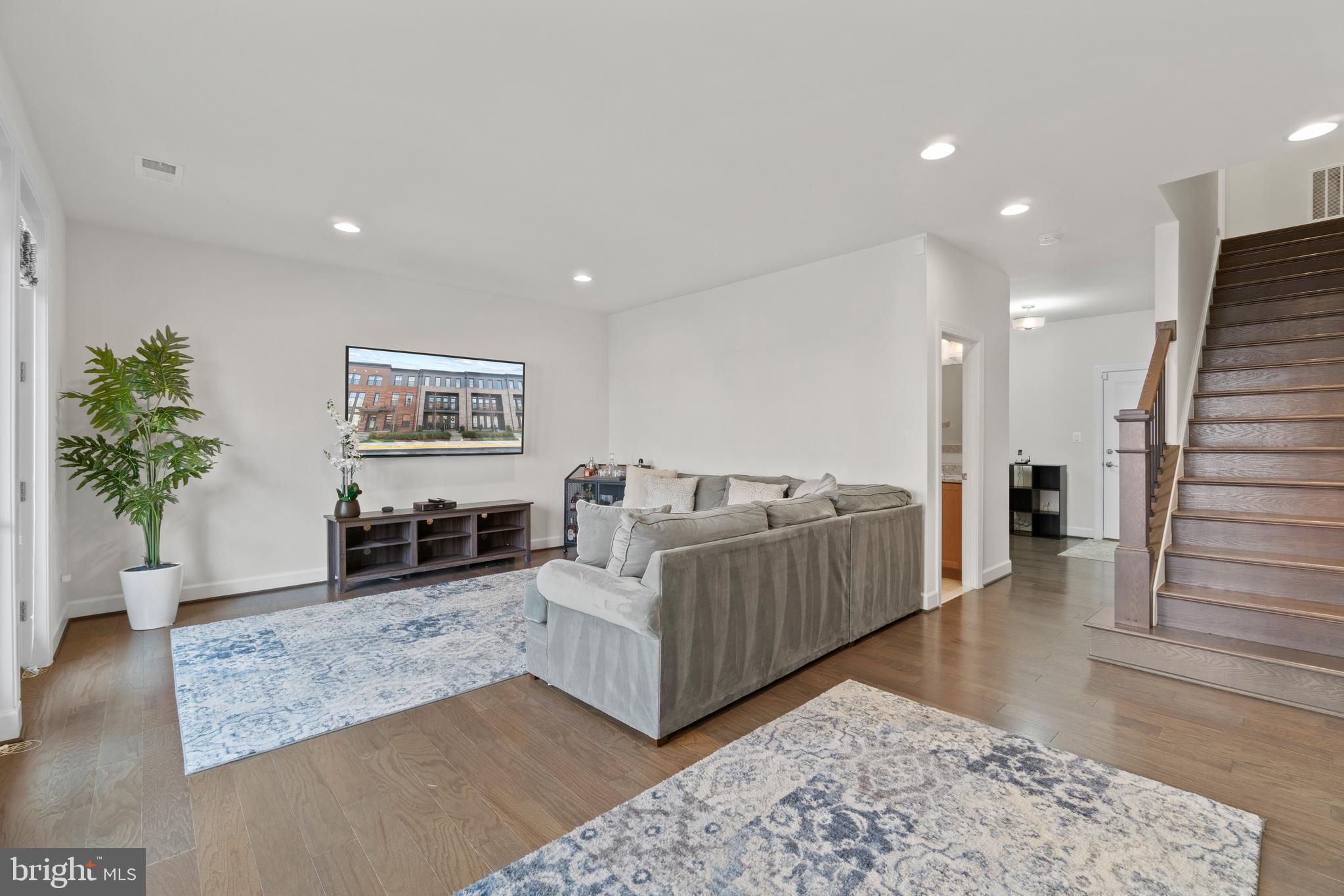 42291 Porter Ridge Terrace Ashburn, VA 20148 - Photo 30 of 45 Gallery Image 30