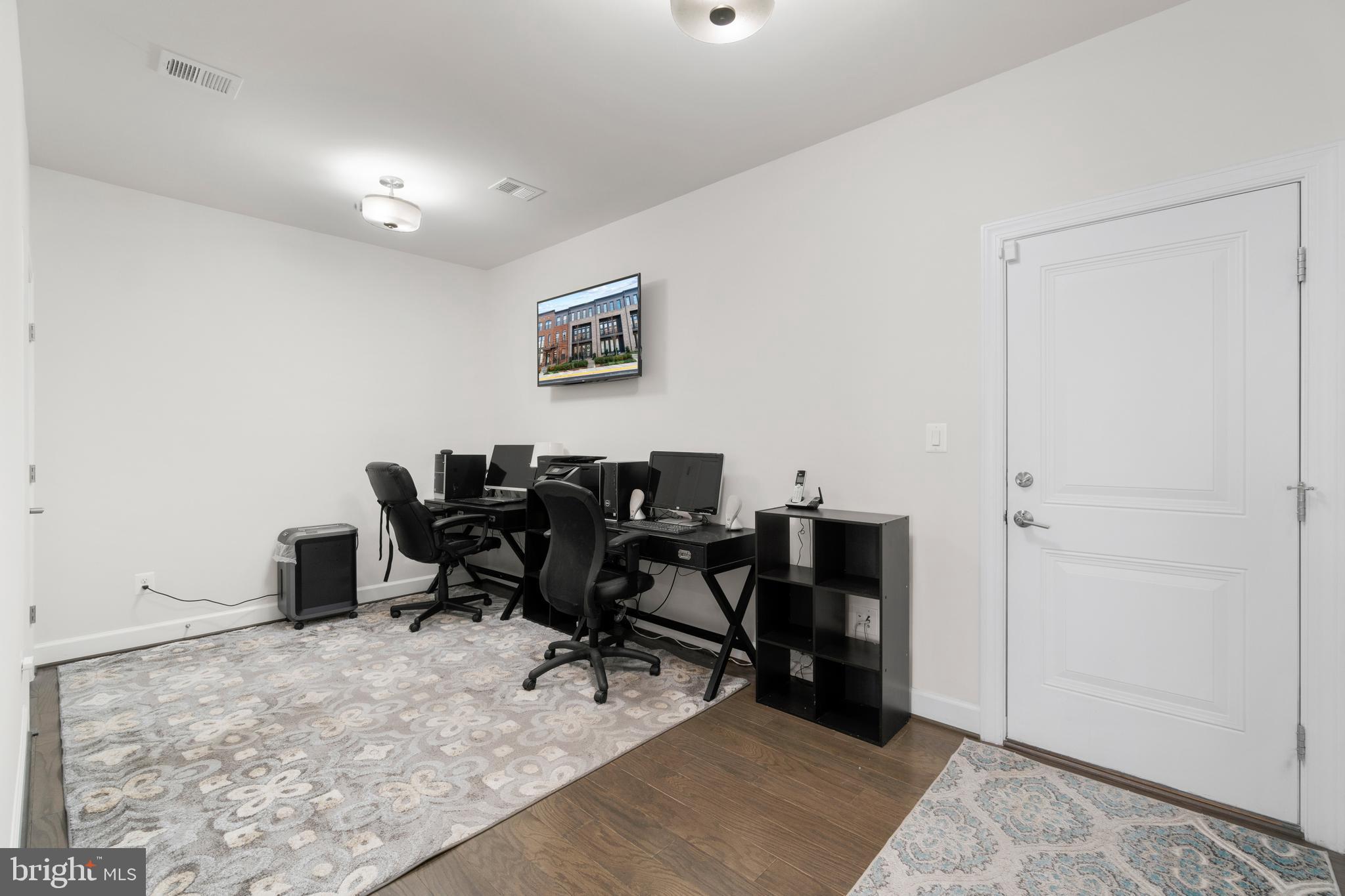42291 Porter Ridge Terrace Ashburn, VA 20148 - Photo 37 of 45 Gallery Image 37