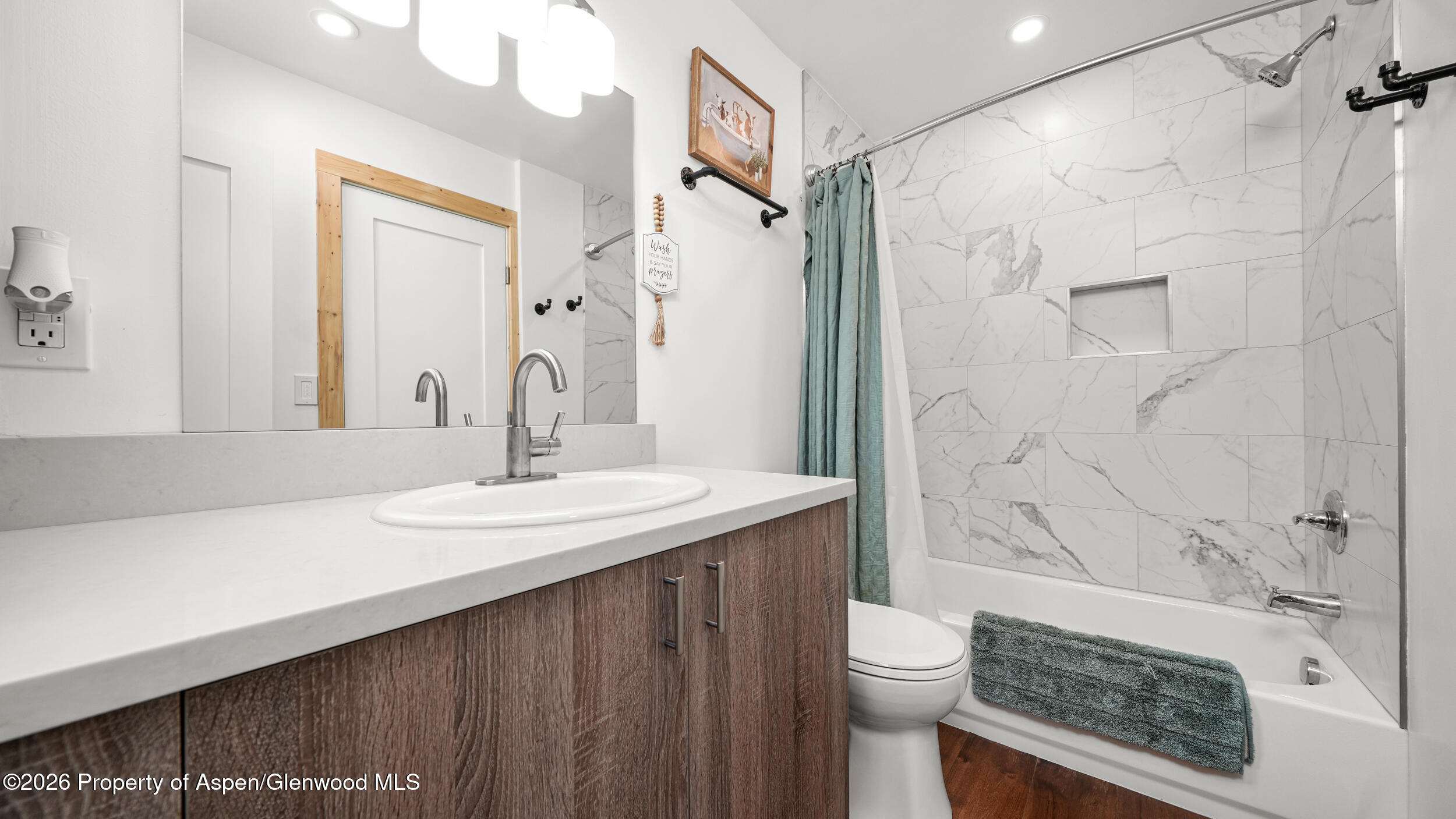 9109 County Road 320 Rifle, CO 81650 - Photo 22 of 38 Full Bathroom