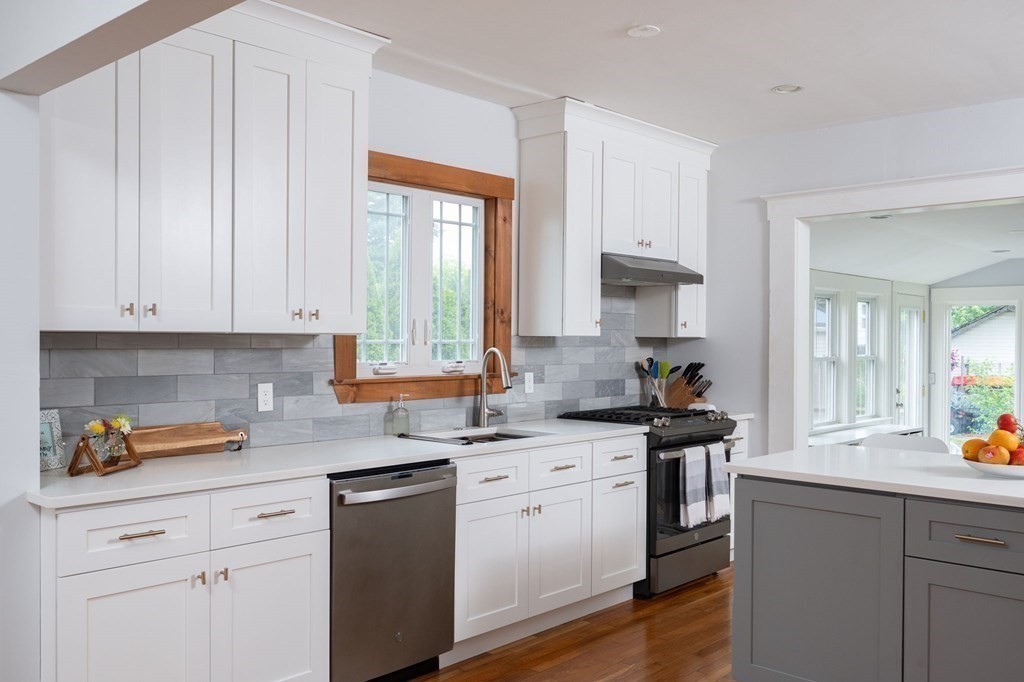 75 Bickford Road Braintree, MA 02184 - Photo 8 of 27 Gallery Image 8