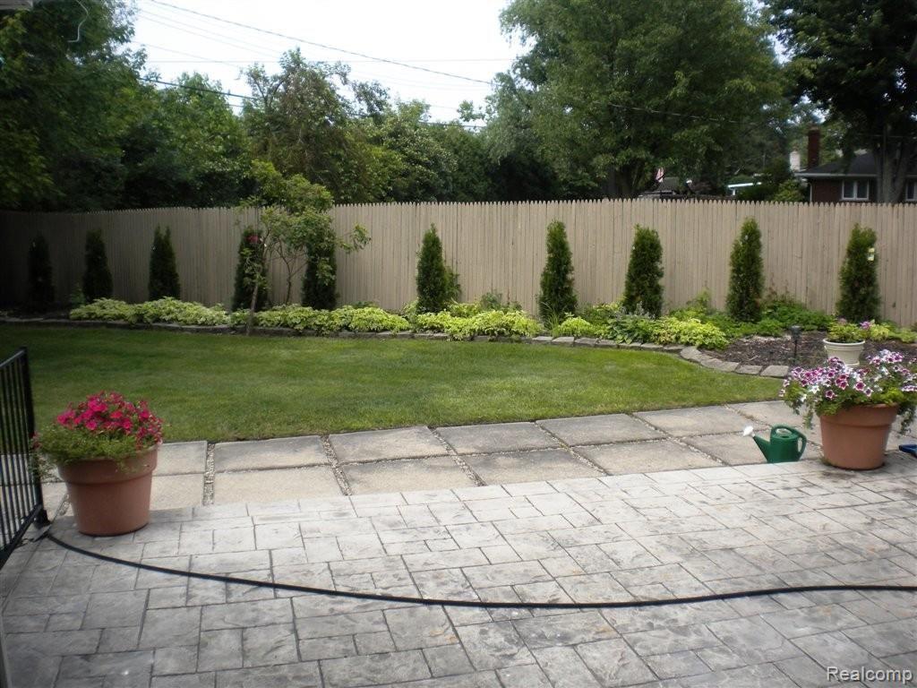 21527 River Road Grosse Pointe, MI 48236 - Photo 24 of 25 26.JPG