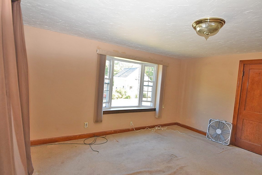 28 Silver Street Randolph, MA 02368 - Photo 18 of 32