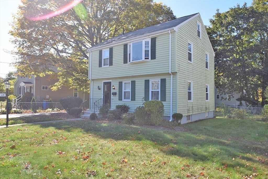 28 Silver Street Randolph, MA 02368 - Photo 3 of 32
