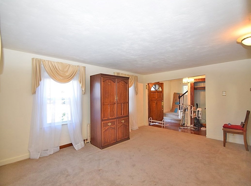 28 Silver Street Randolph, MA 02368 - Photo 7 of 32