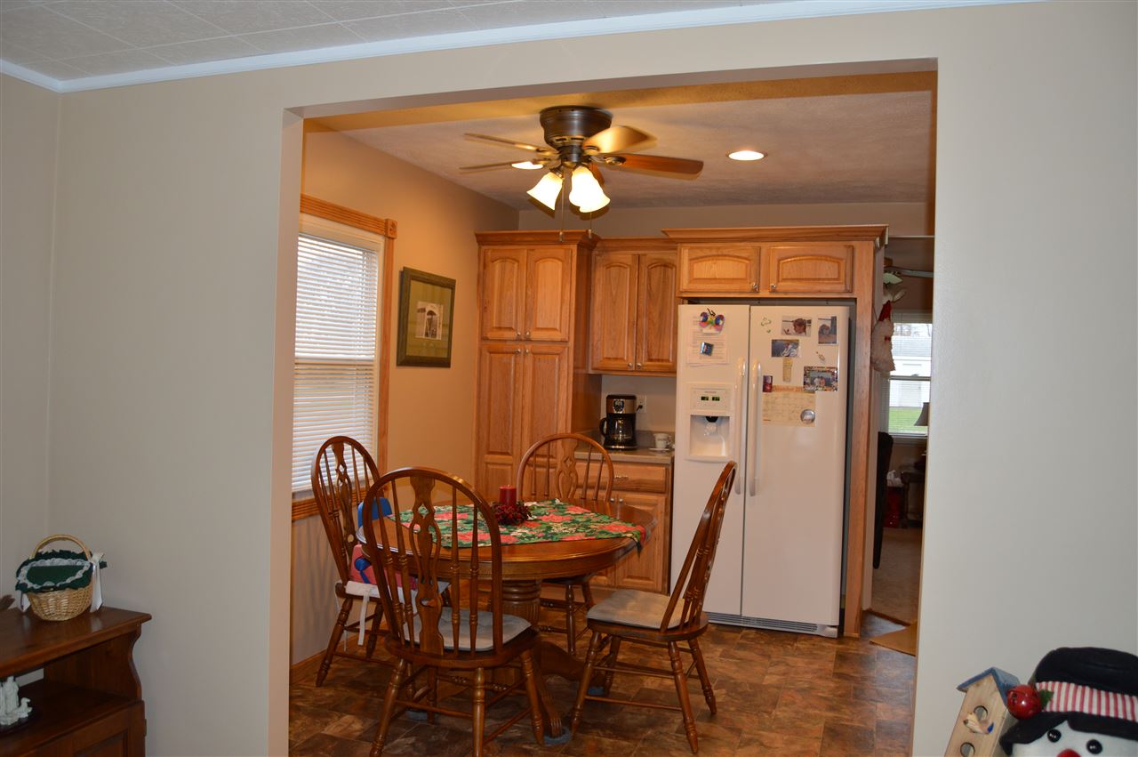 5107 Chadwick Road Evansville, IN 47710 - Photo 2 of 19 Gallery Image 2