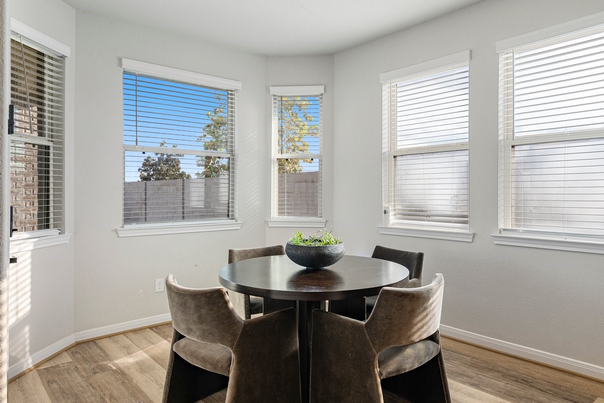 1702 Darwin Cedar Drive Rosharon, TX 77583 - Photo 21 of 44 Start your day the right way in this light and bright breakfast nook!