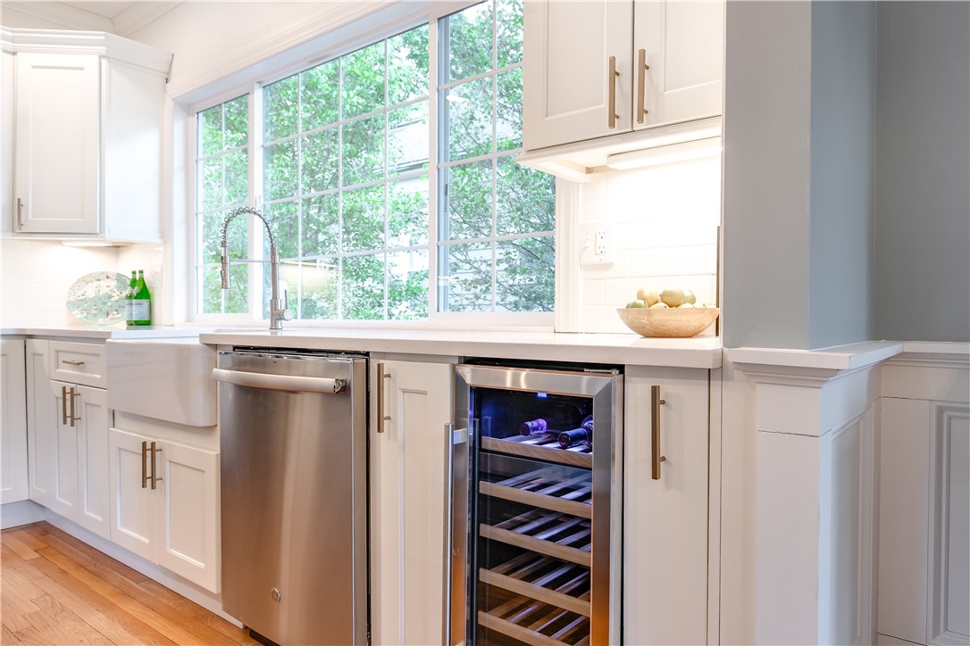 154 Emeline Street, Unit 2 Providence, RI 02906 - Photo 7 of 43