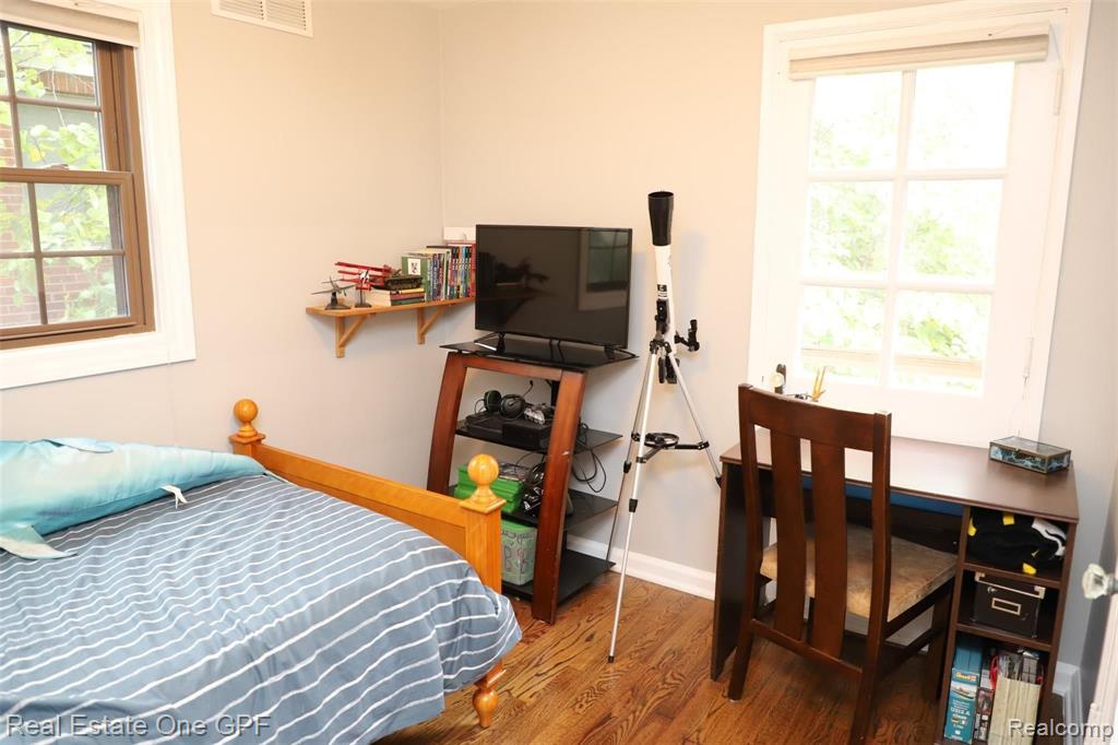 1864 Hawthorne Road Grosse Pointe Woods, MI 48236 - Photo 24 of 30