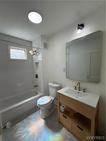 $1,700 | 301 Crestwood Avenue, Buffalo, NY 14216