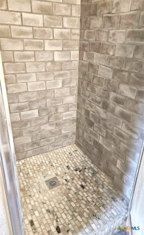 32 Briarwood Road Belton, TX 76513 - Photo 16 of 21 a bathroom with a shower