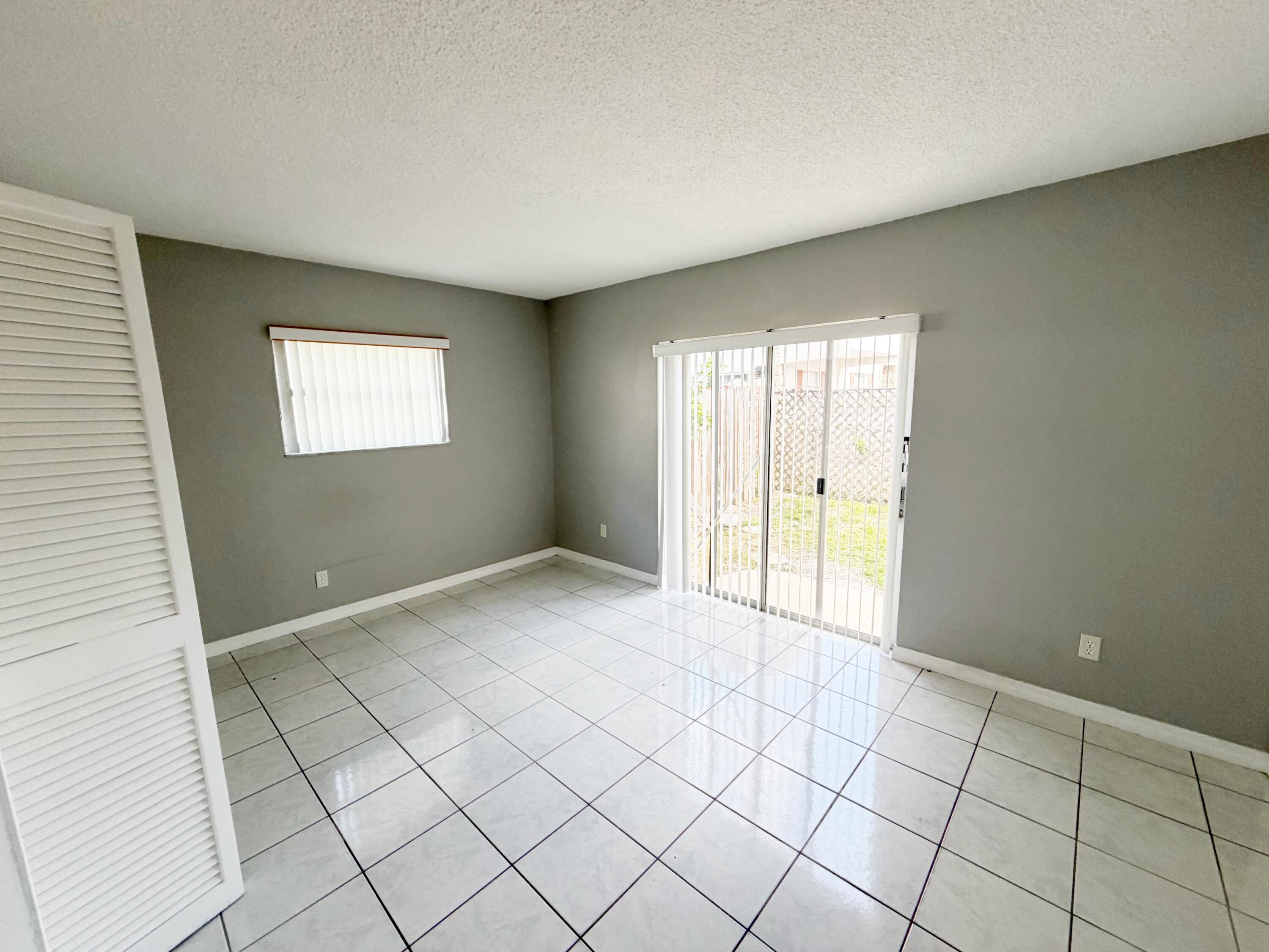 320 Southwest 1st Street Pompano Beach, FL 33060 - Photo 18 of 24 IMG_5387