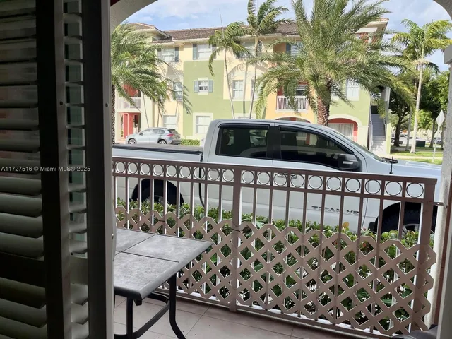 $395,000 | 10902 Northwest 83rd Street, Unit 112, Doral, FL 33178