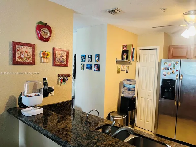 $395,000 | 10902 Northwest 83rd Street, Unit 112, Doral, FL 33178