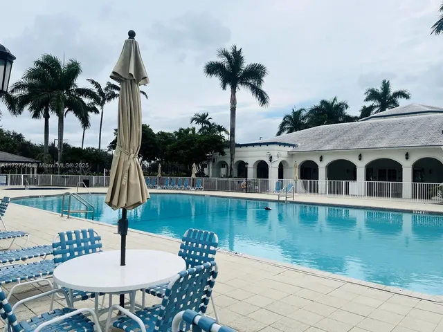 $395,000 | 10902 Northwest 83rd Street, Unit 112, Doral, FL 33178