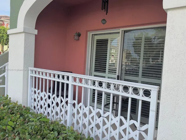 $395,000 | 10902 Northwest 83rd Street, Unit 112, Doral, FL 33178