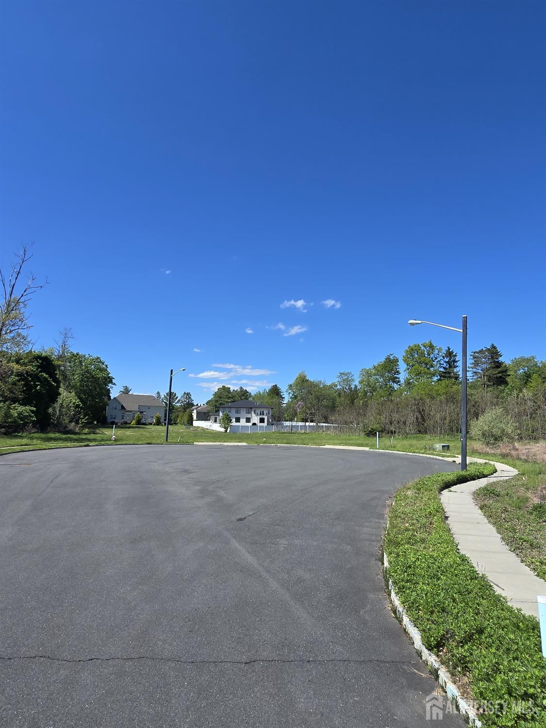 18 Interlaken Road Monmouth Junction, NJ 08852 - Photo 3 of 4