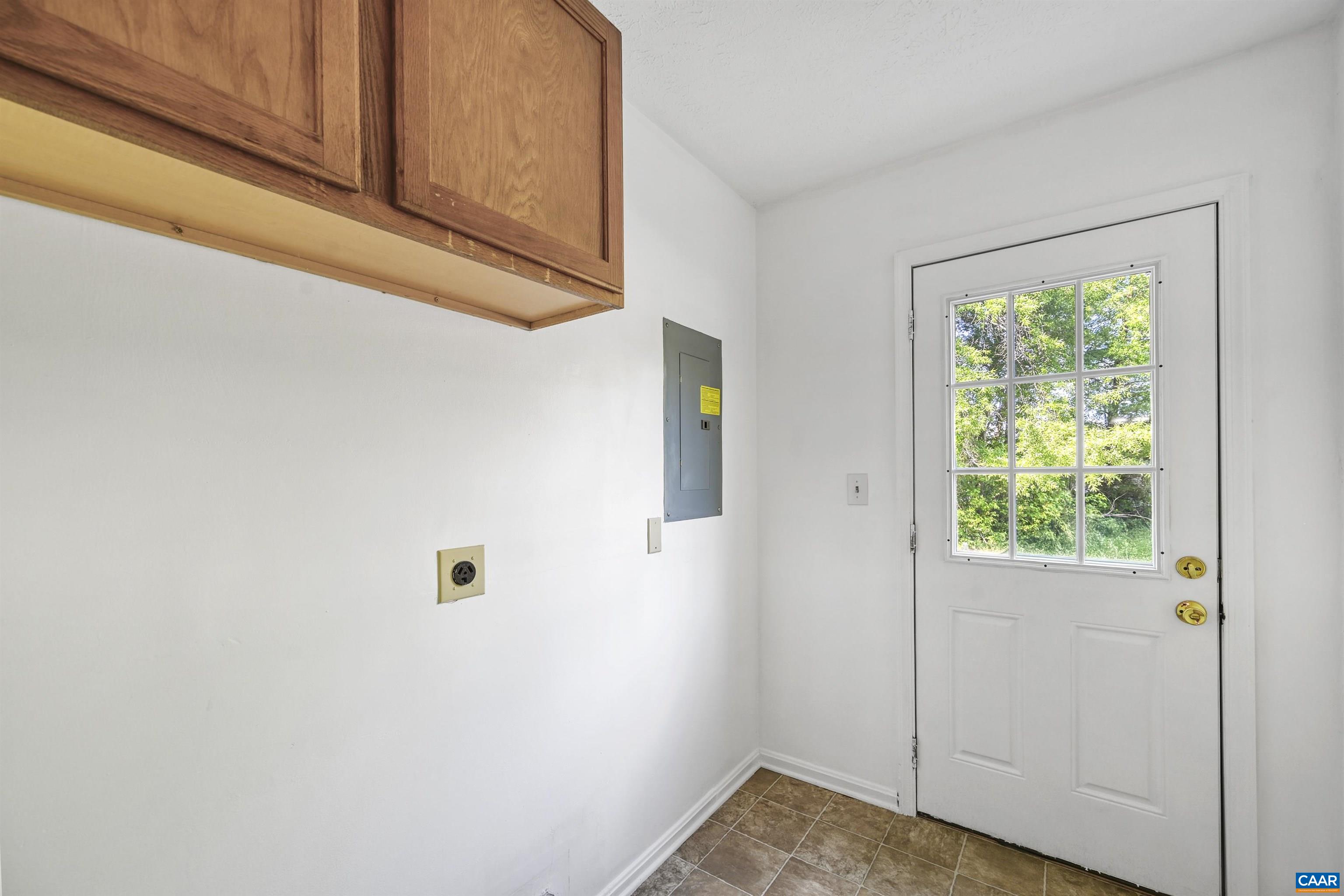 2445 Eastham Road Bumpass, VA 23024 - Photo 12 of 29 a view of small space