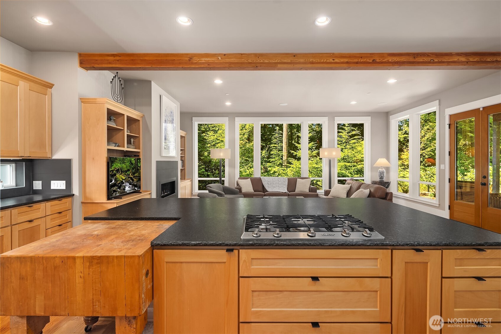 10235 Upper Preston Road Southeast Issaquah, WA 98027 - Photo 16 of 32