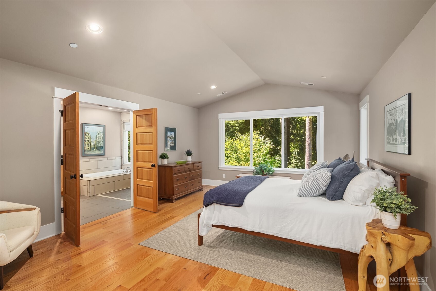 10235 Upper Preston Road Southeast Issaquah, WA 98027 - Photo 4 of 32